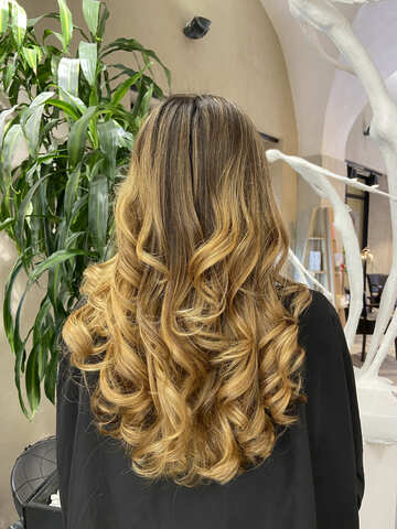 Coiffeur visagiste pour un relooking